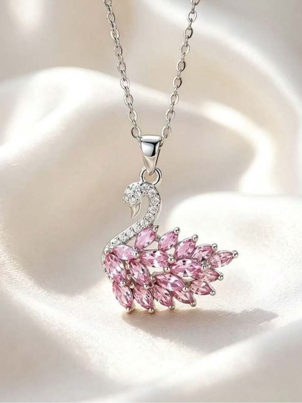 EL-VYN Secret - Swan Necklace